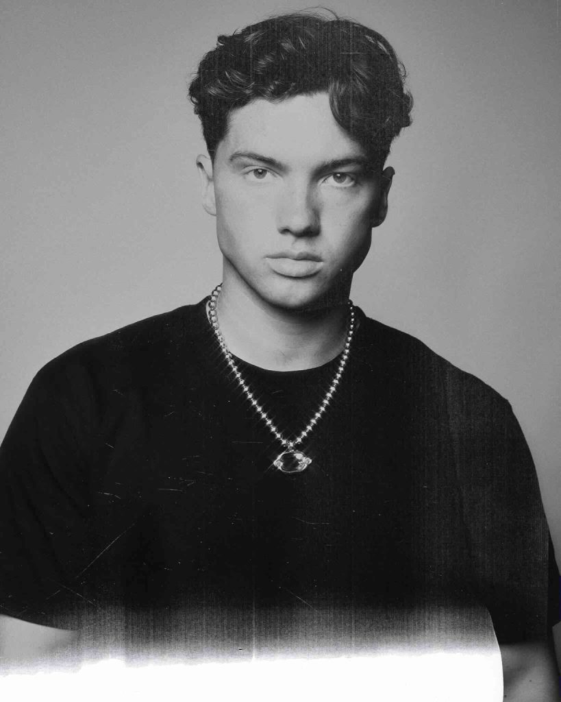 20250820 Ozzy10671lookbookweb 1229x1536